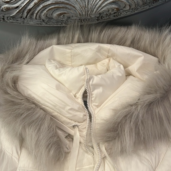 White Hooded Parka with Faux Fur Trim - Picture 11 of 12